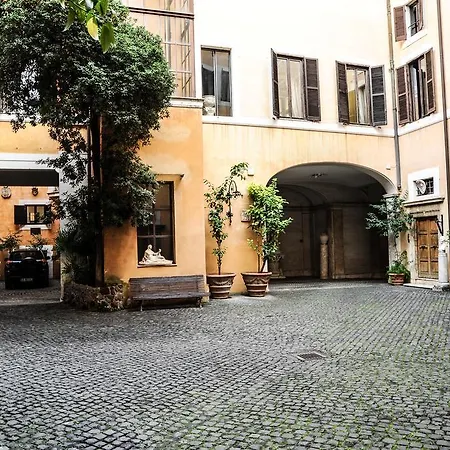 Elite Lucchesi House * Róma